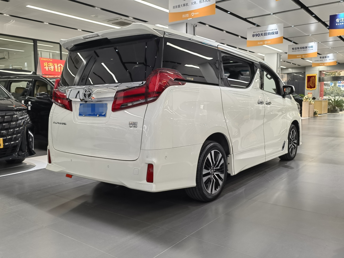 Toyota Alphard 2024 immagine di auto #5