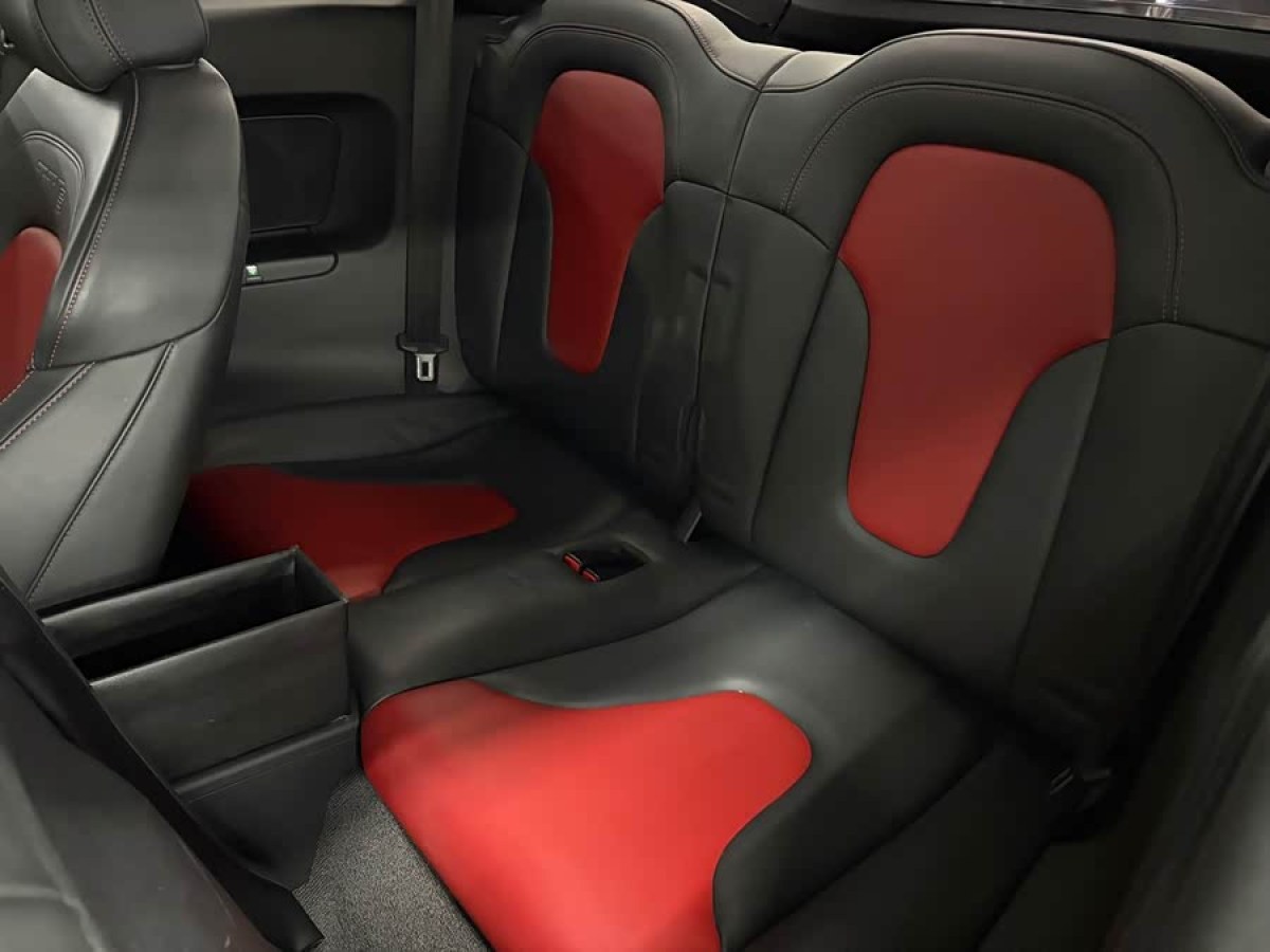 Audi TTS 2011 car image #5