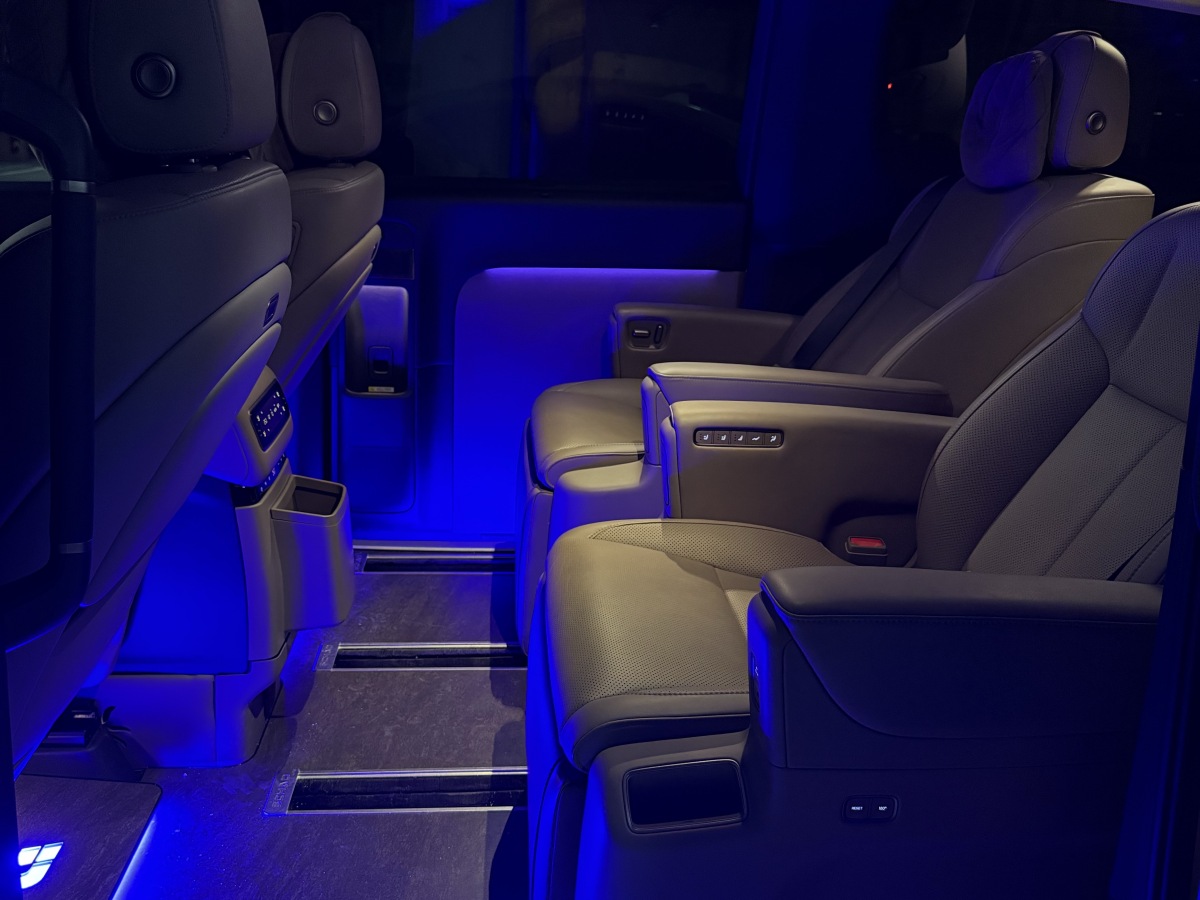 理想汽车 理想MEGA 2025 汽车图片 #5