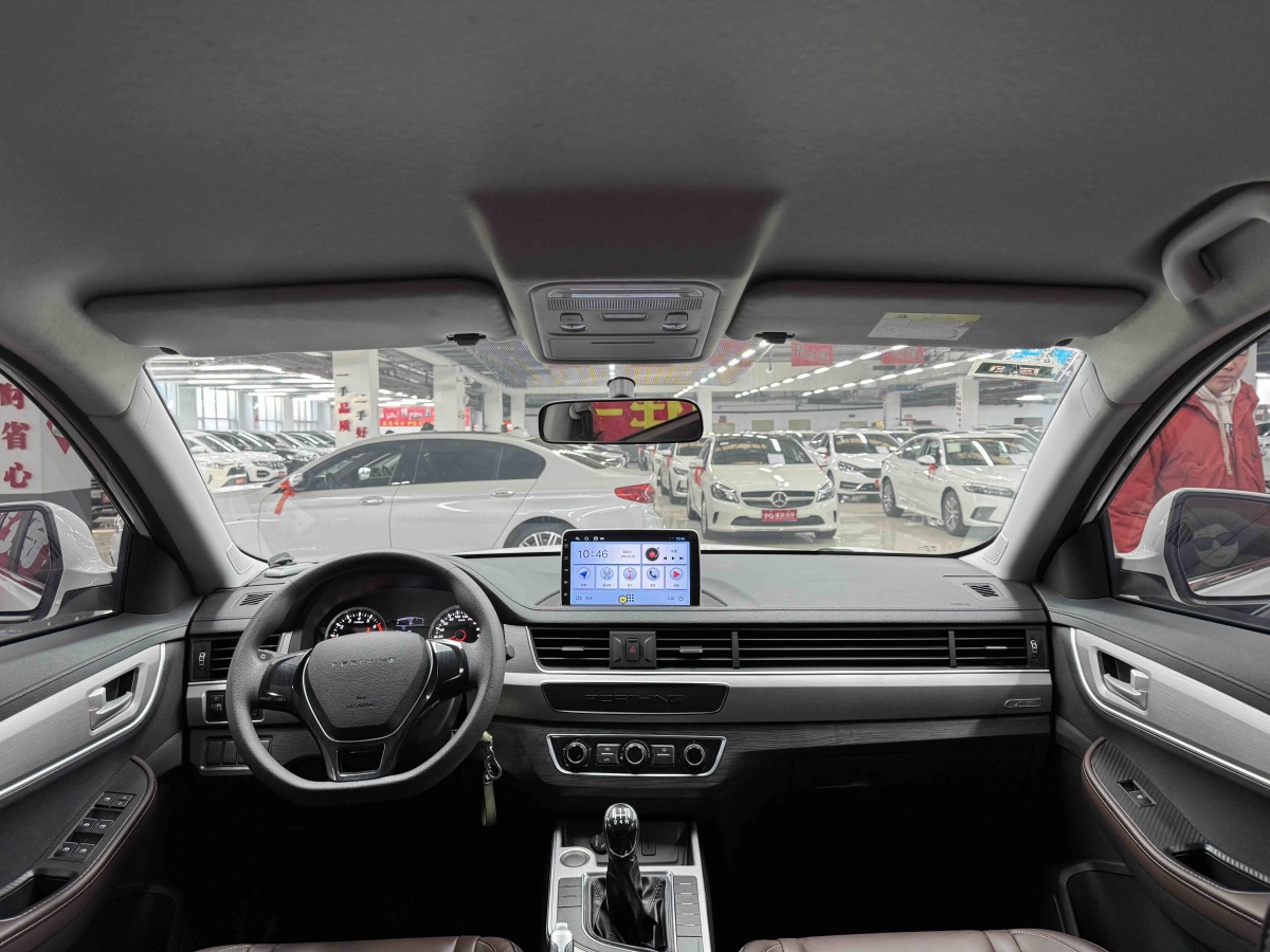 Forthing T5 2022 immagine di auto #5