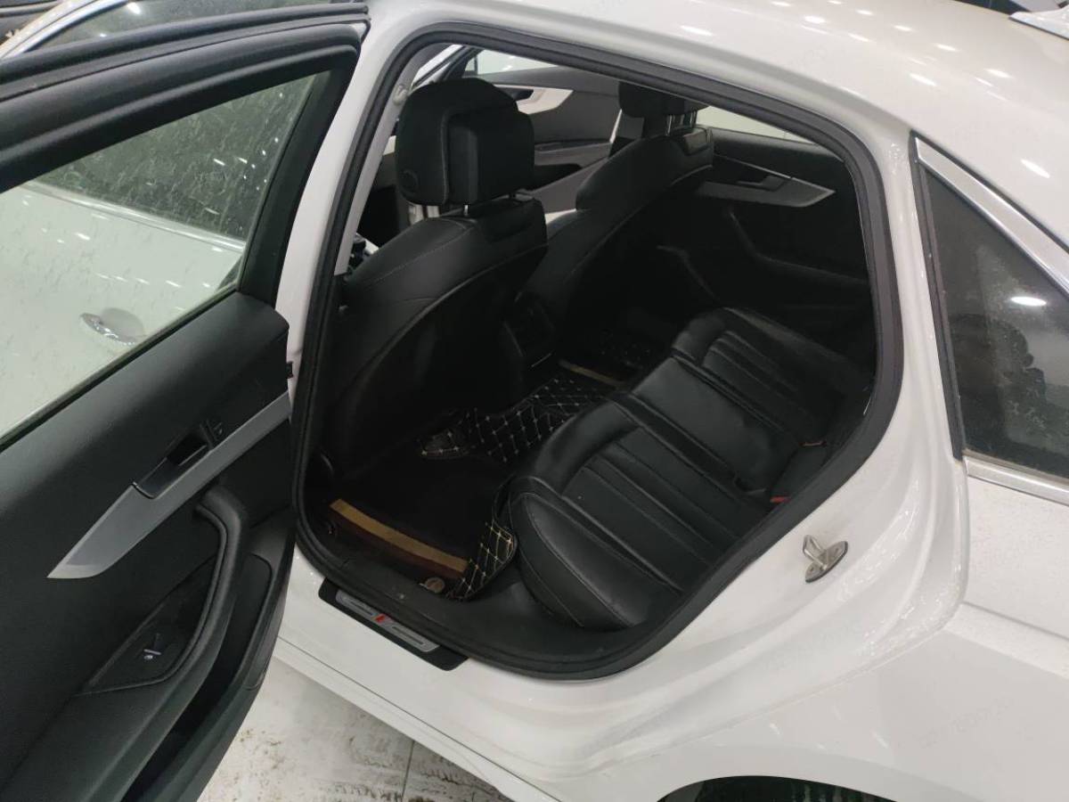 Audi A4L 2021 car image #5
