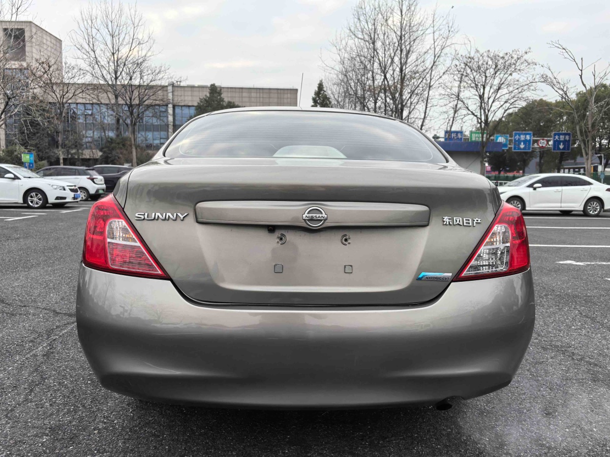 Nissan Sunny 2013 #5 Nissan Sunny 2013 car image #5