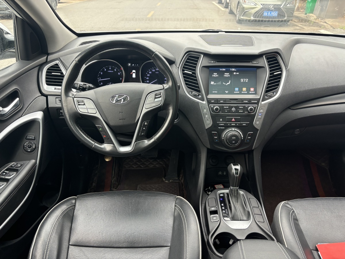 Hyundai Santa Fe 2018 #5 Hyundai Santa Fe 2018 car image #5