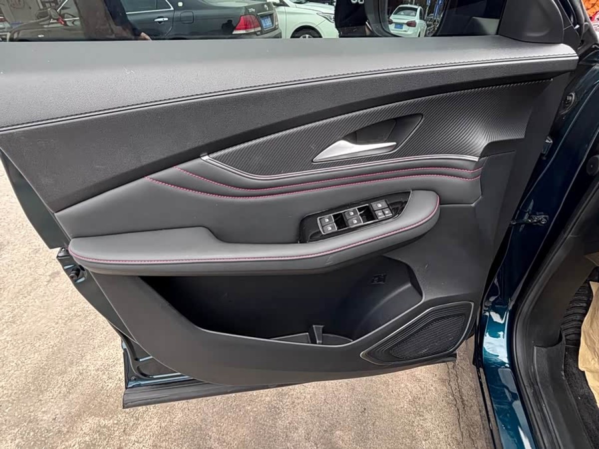 Forthing T5 EVO 2022 #5 Forthing T5 EVO 2022 car image #5