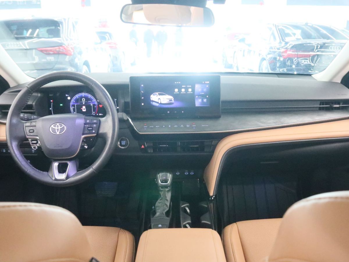 Toyota Camry 2024 immagine di auto #5