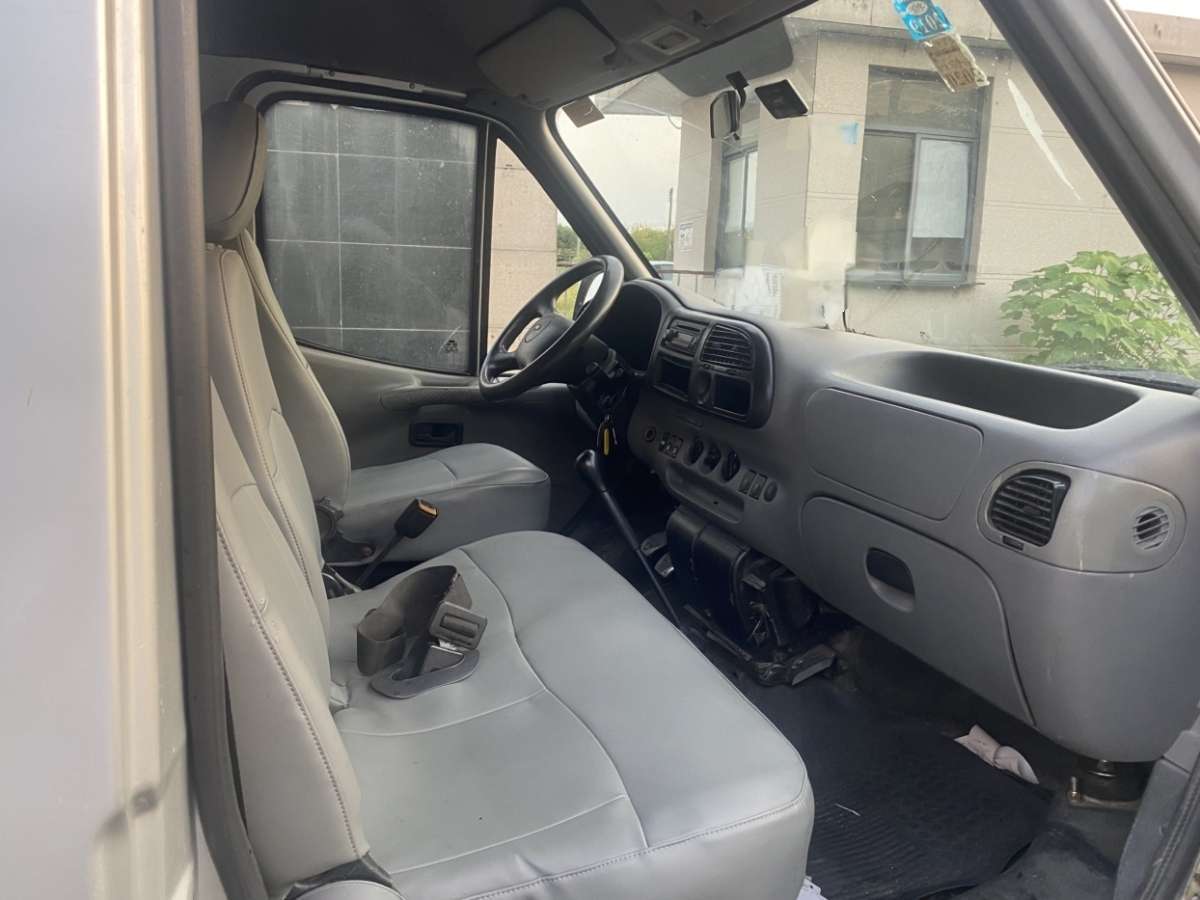 Ford Transit Classic 2010 #5 Ford Transit Classic 2010 car image #5