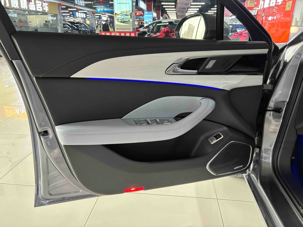 HongQi H5 PHEV 2025 #5 HongQi H5 PHEV 2025 car image #5