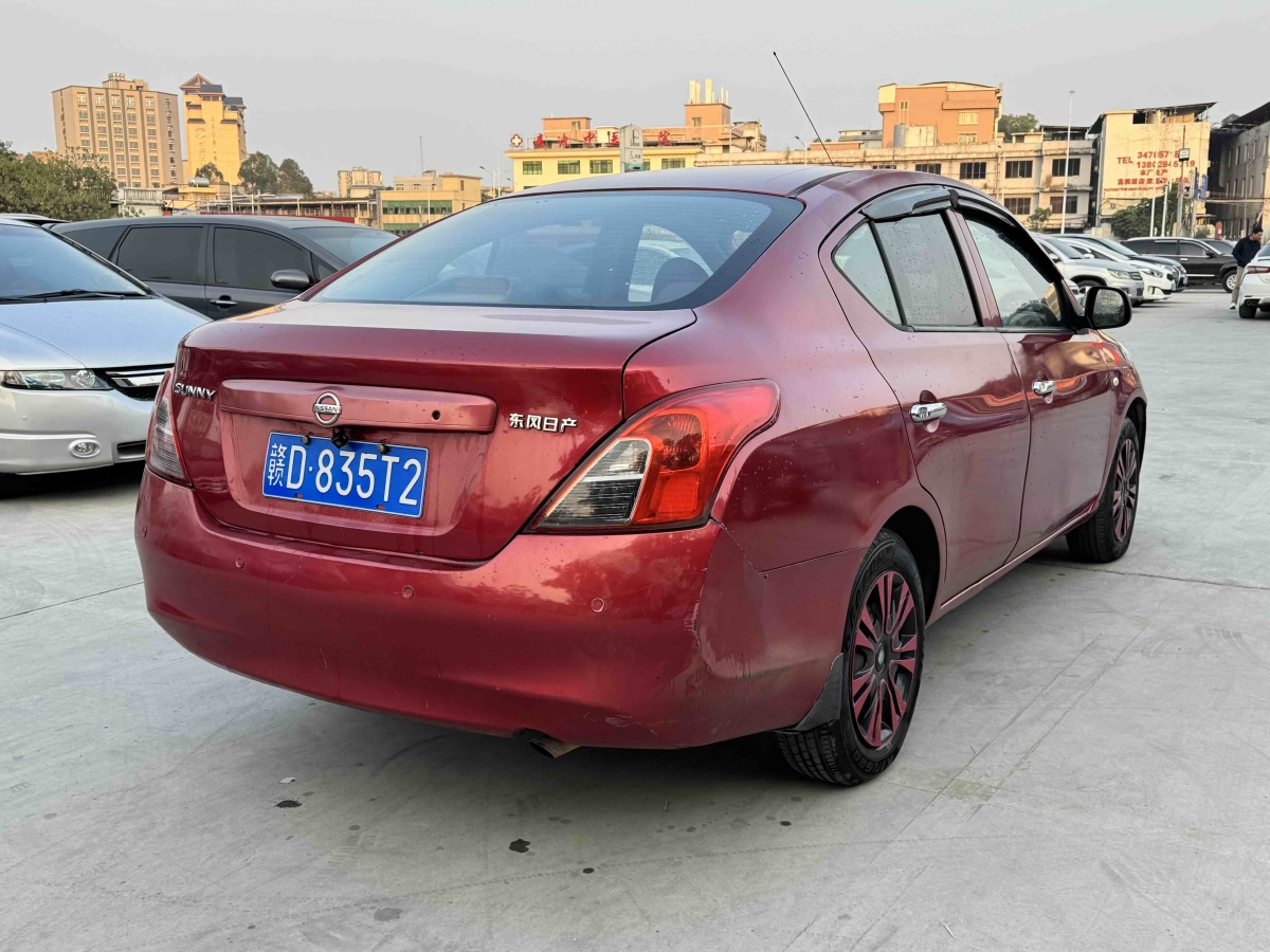 Nissan Sunny 2011 #5 Nissan Sunny 2011 car image #5