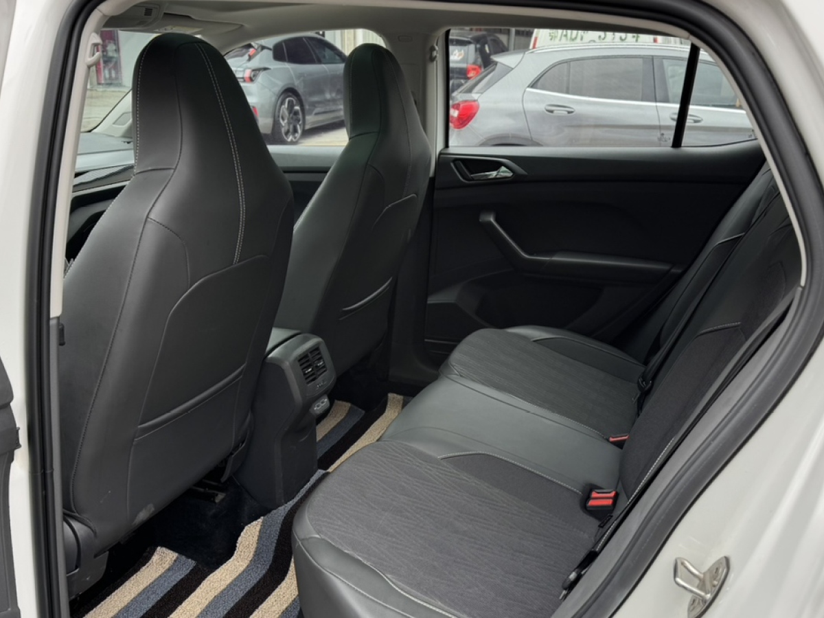 Volkswagen T-Cross 2021 car image #5