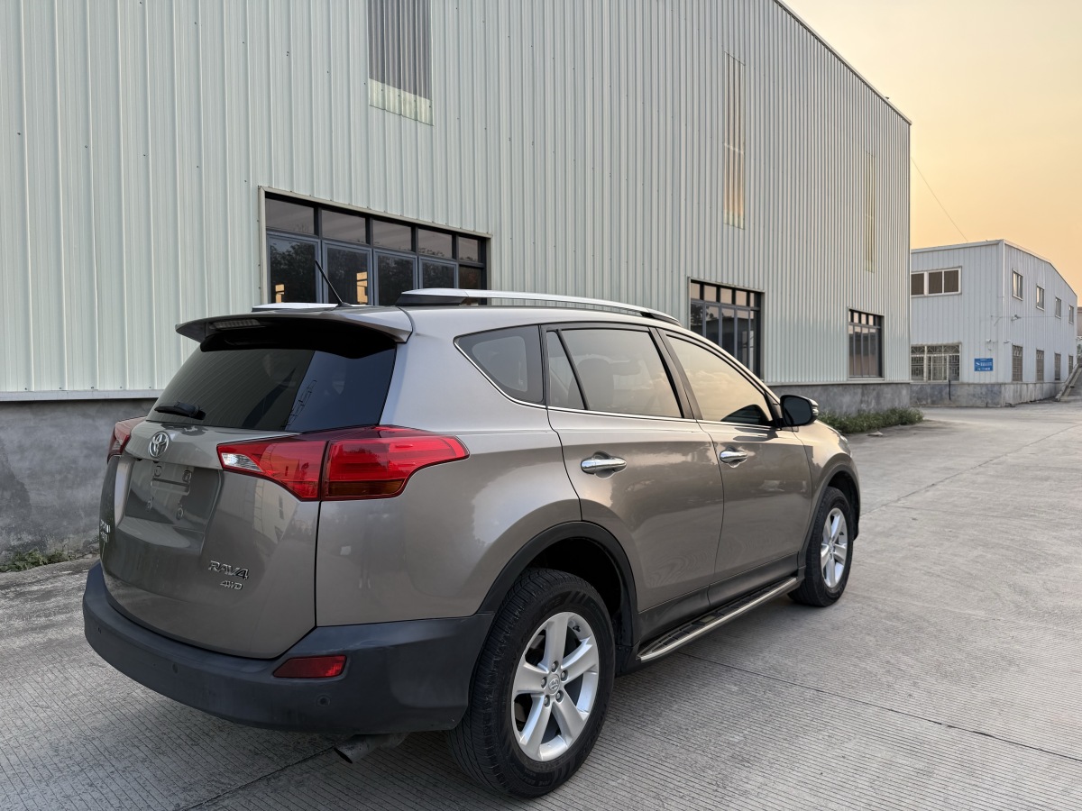 Toyota RAV4 2014 #5 Toyota RAV4 2014 car image #5