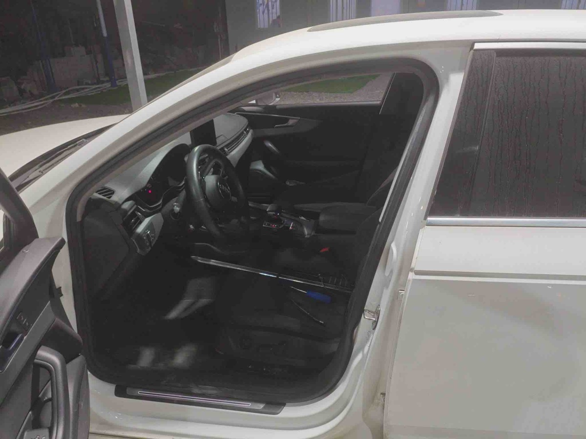 Audi A4L 2018 car image #5