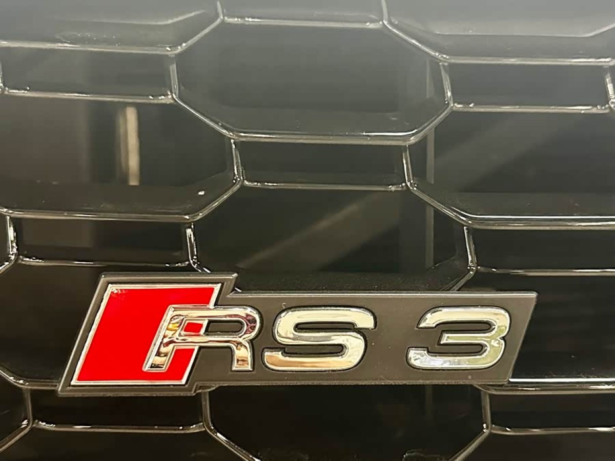 Audi RS 3 2018 immagine di auto #5