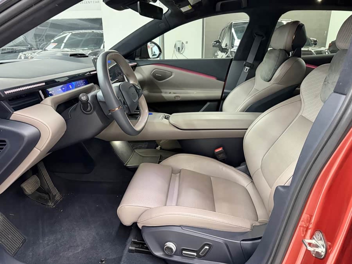 Lynk & Co Z10 2025 car image #5
