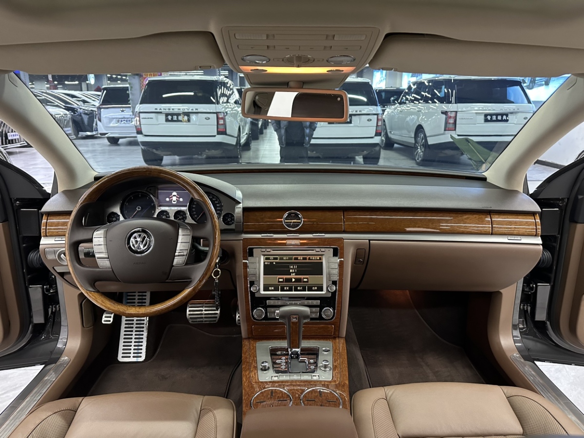 Volkswagen Pheaton 2012 immagine di auto #5