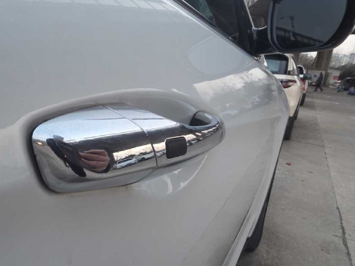 Hyundai Santa Fe 2014 car image #5