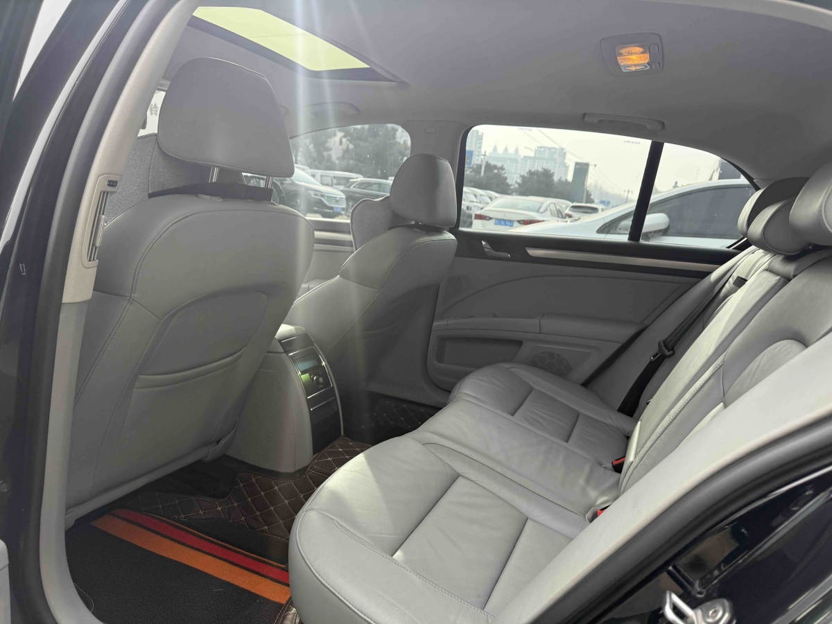 Skoda Superb 2012 immagine di auto #5