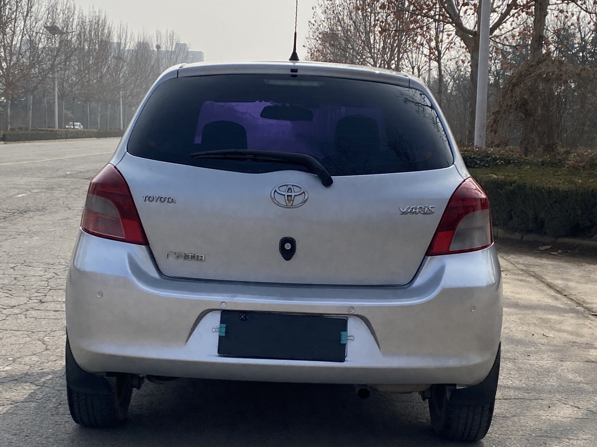 Toyota Yaris 2011 imagem de carro #5