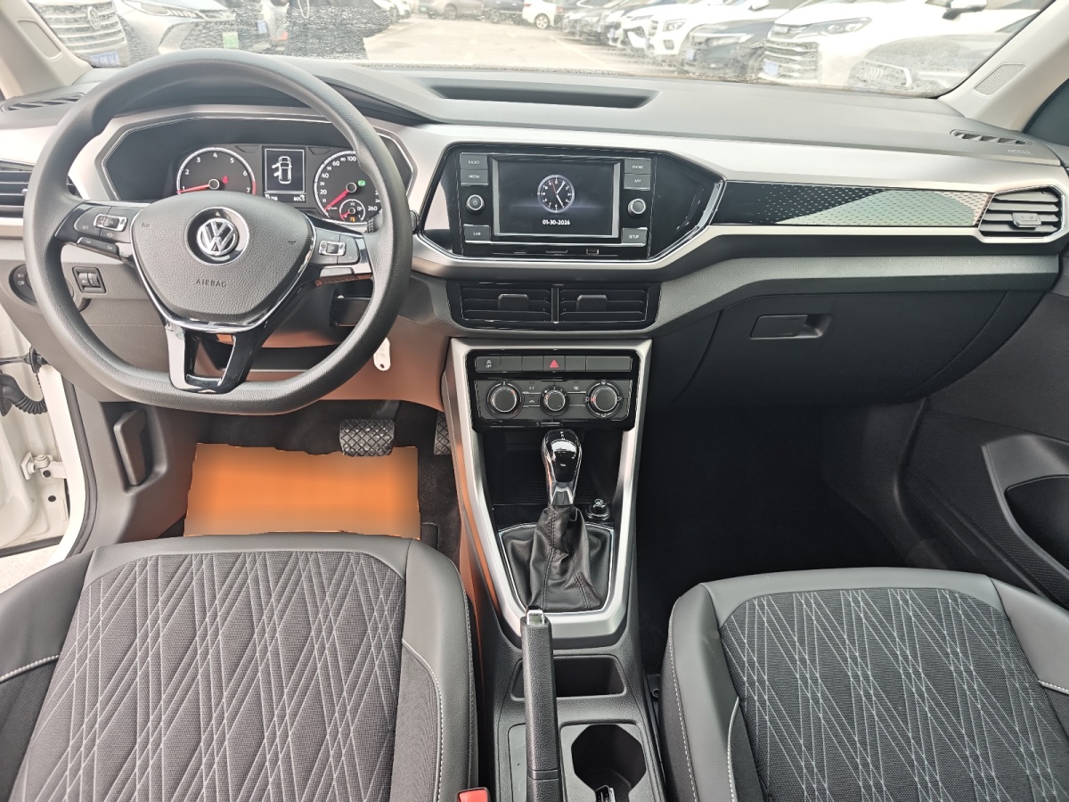 Volkswagen T-Cross 2019 #5 Volkswagen T-Cross 2019 car image #5
