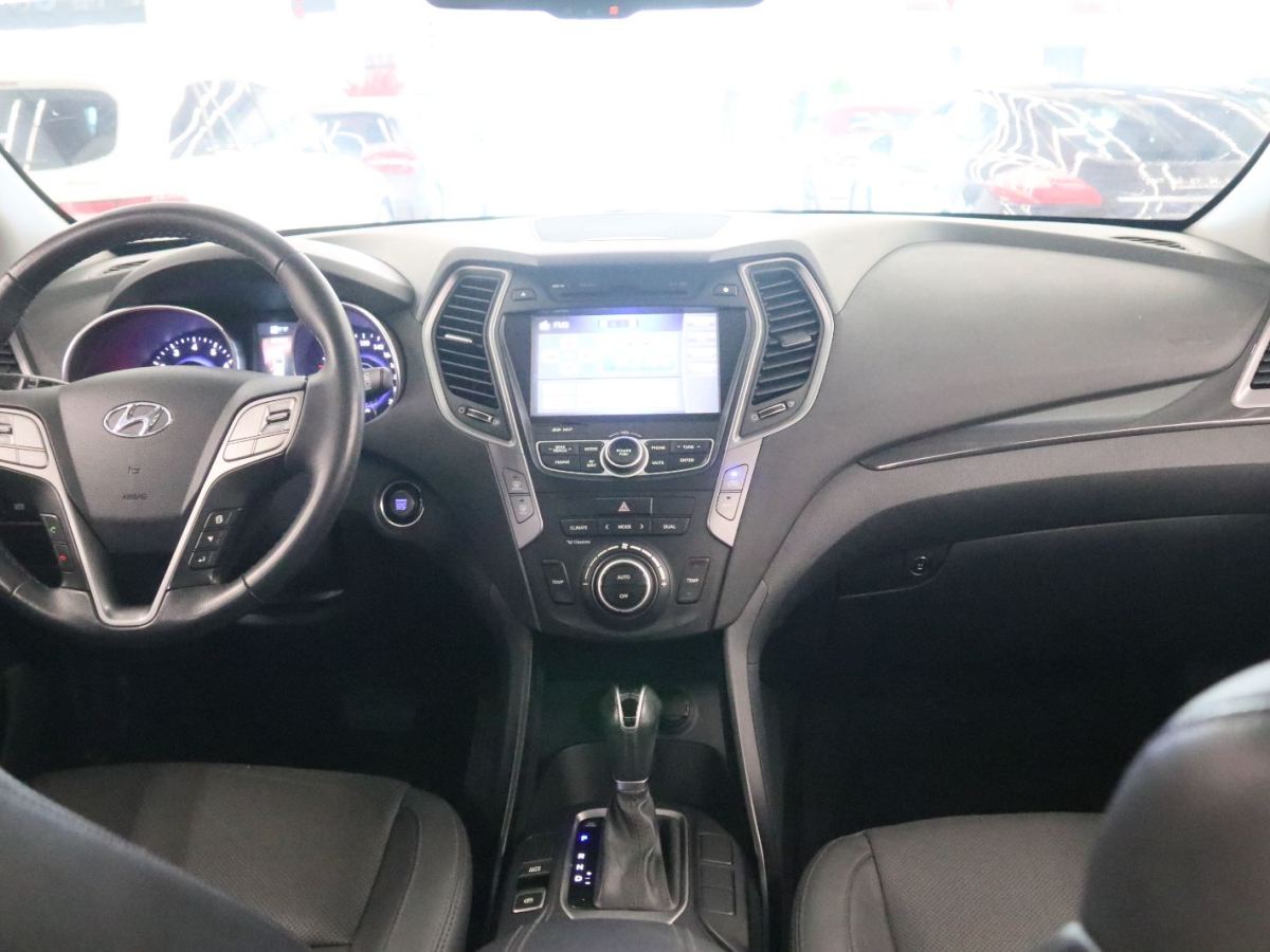 Hyundai Santa Fe 2015 car image #5