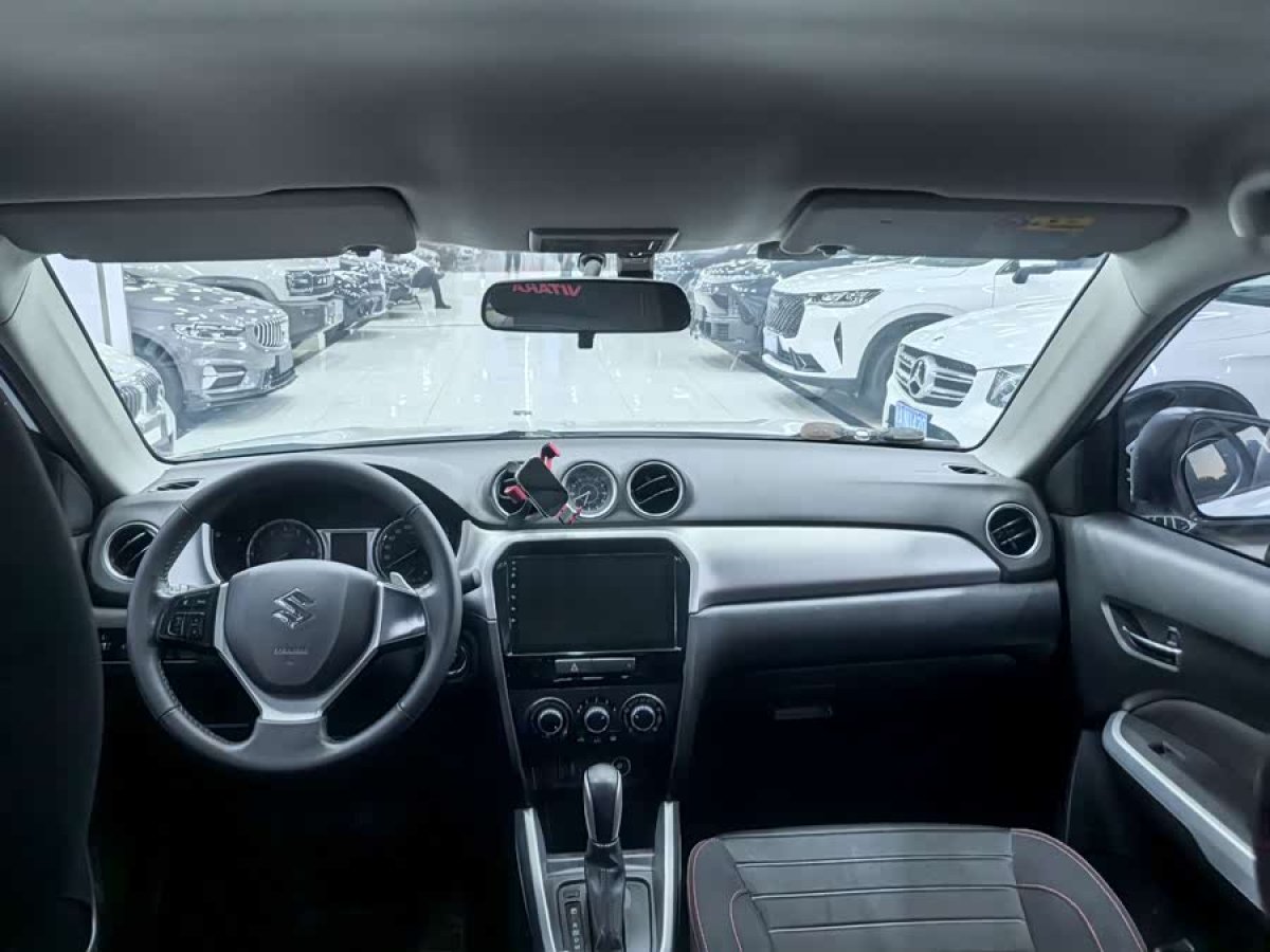 Suzuki Vitara 2019 image de voiture #5