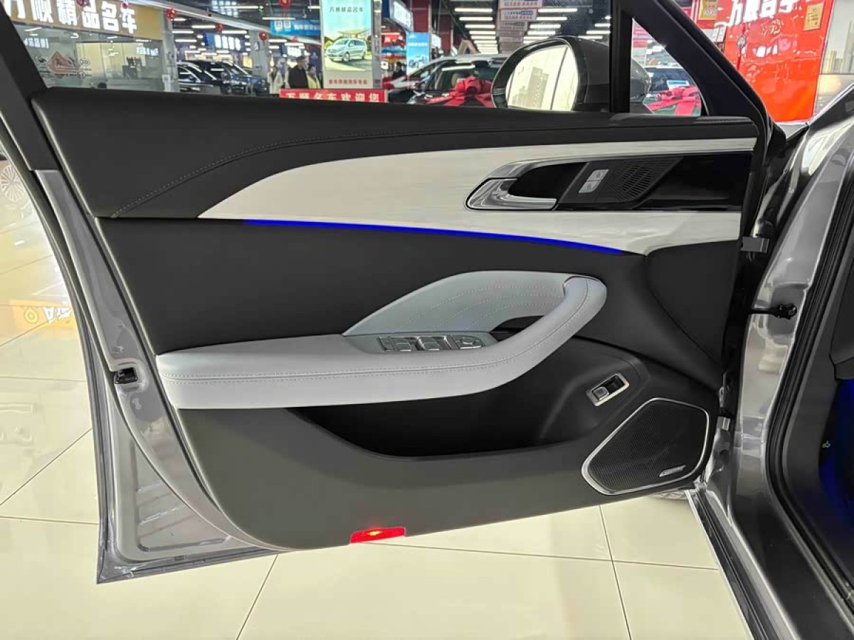 HongQi H5 PHEV 2025 car image #5