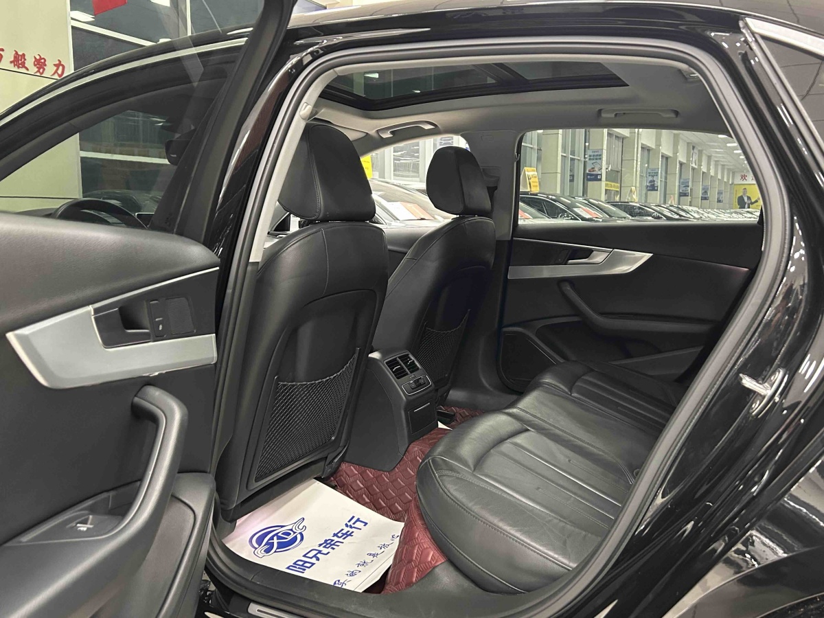 Audi A4L 2021 car image #5