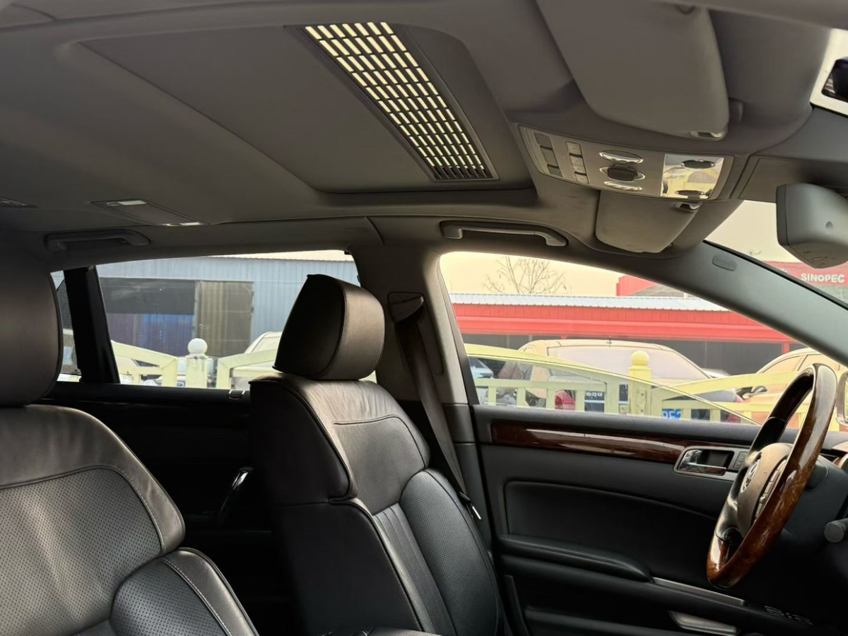 Volkswagen Pheaton 2013 immagine di auto #5