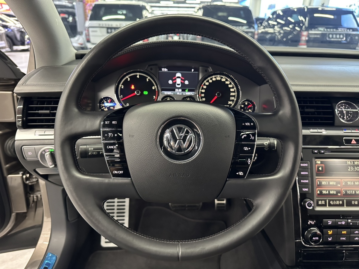 Volkswagen Pheaton 2017 immagine di auto #5