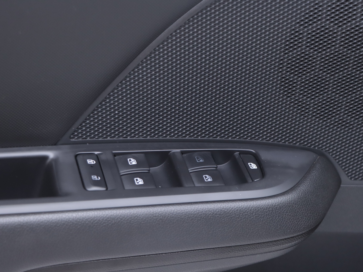 Chevrolet Cavalier 2017 صورة سيارة #5