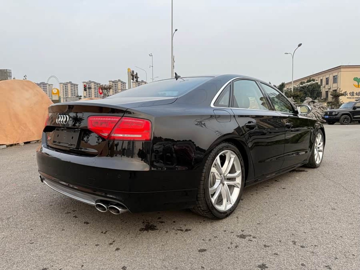 Audi S8 2014 car image #5