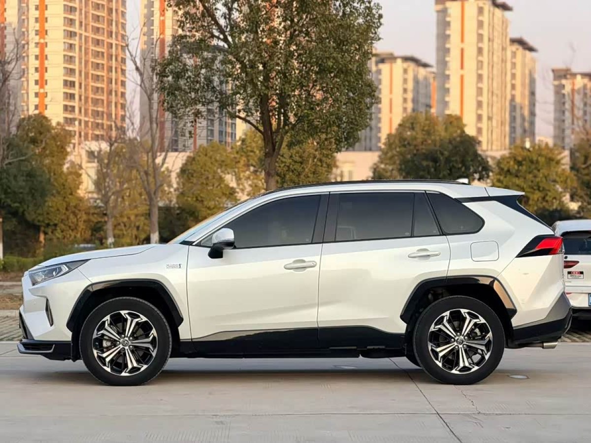 Toyota RAV4 Hybird E+ 2021 immagine di auto #5