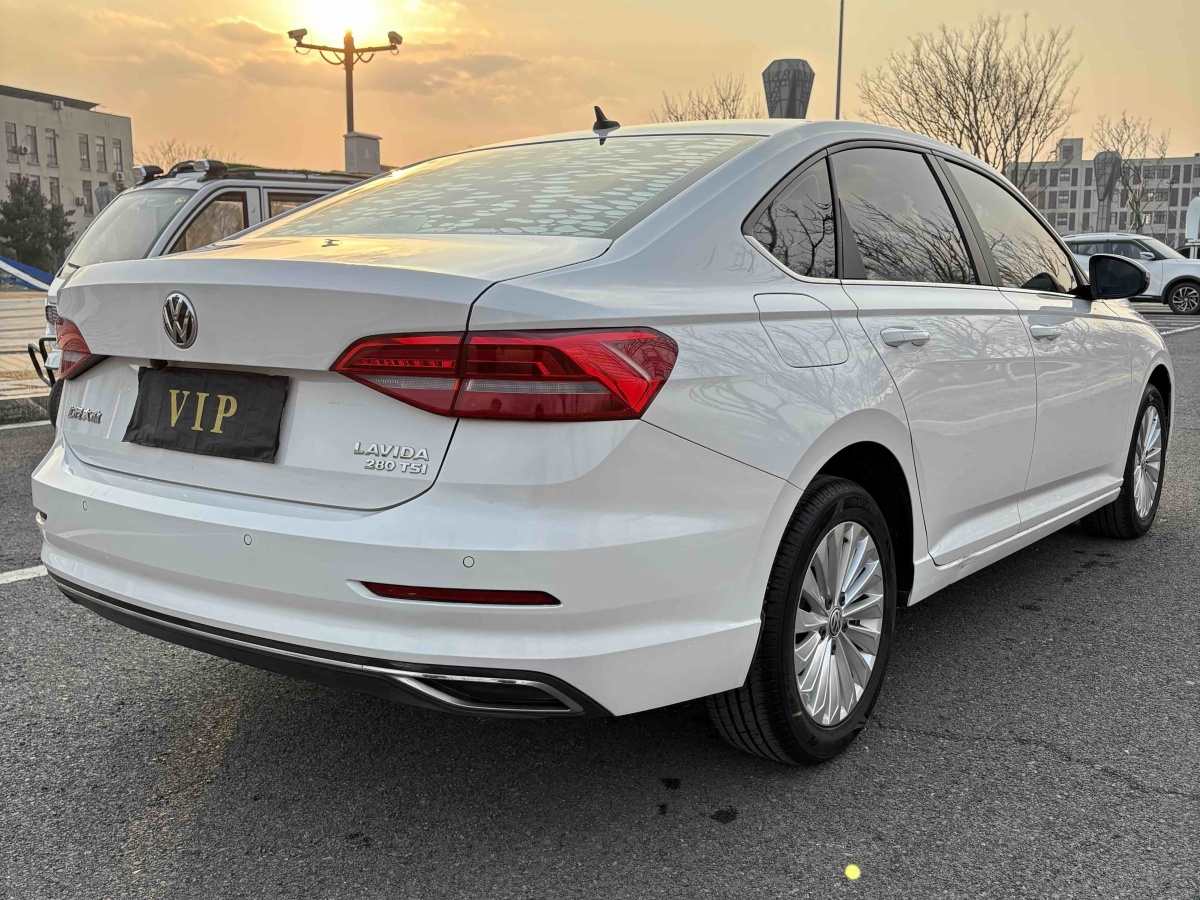 Volkswagen Lavida 2019 car image #5