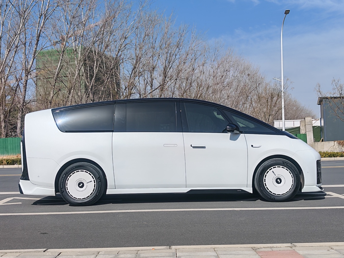 理想汽车 理想MEGA 2025 汽车图片 #5