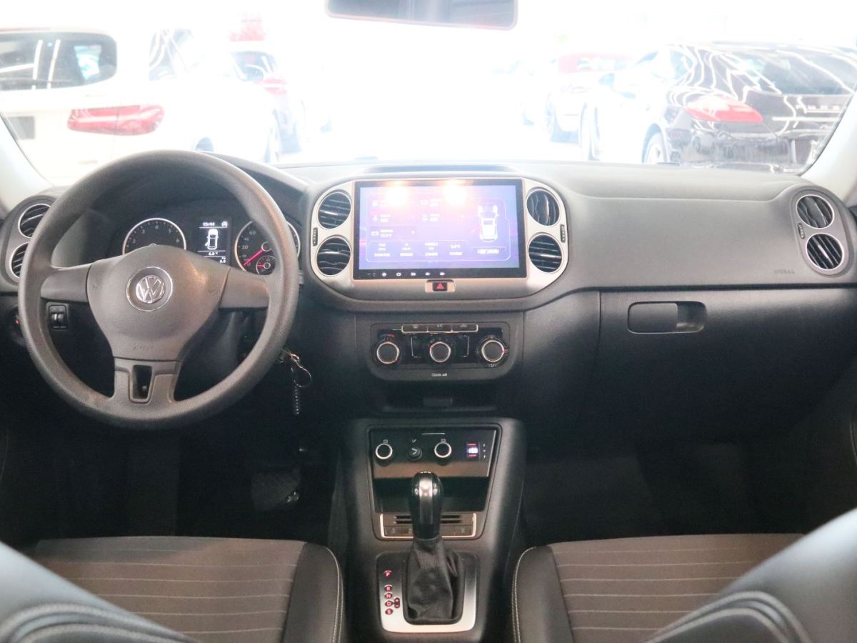 Volkswagen Tiguan 2018 immagine di auto #5