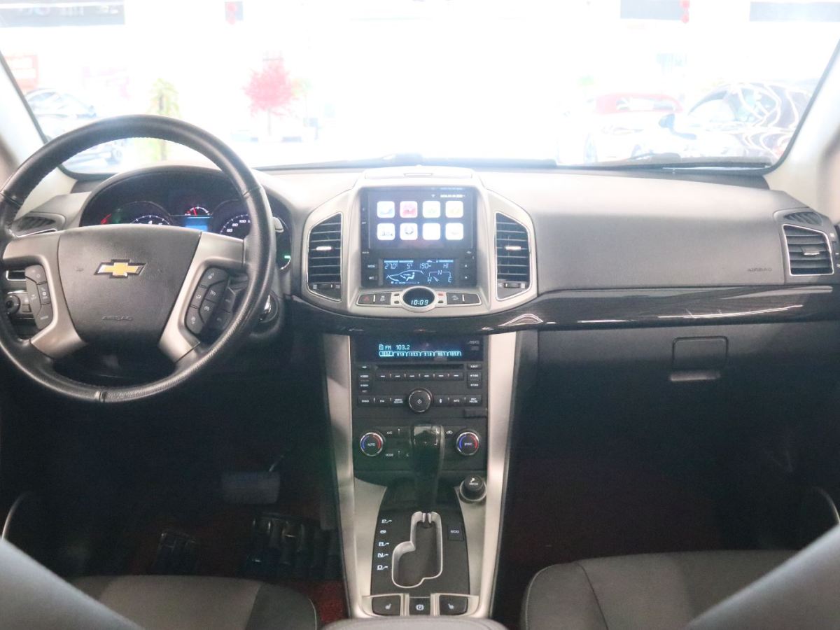 Chevrolet Captiva 2016 car image #5