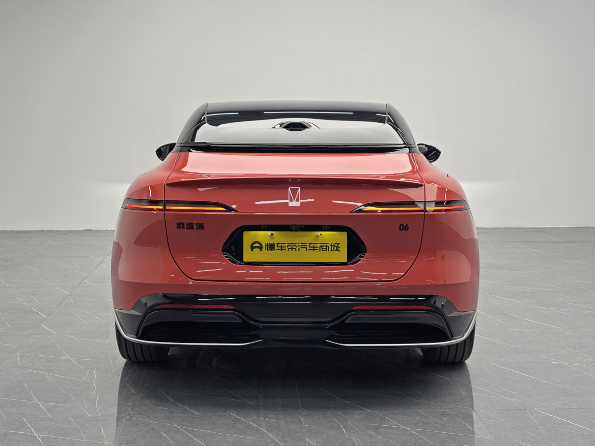 Avatr 06 2025 car image #5