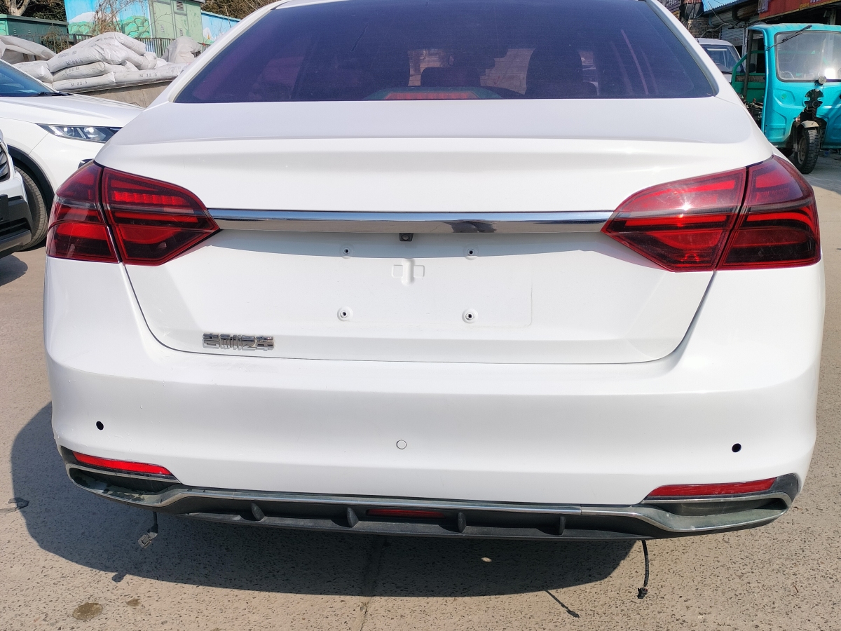 GEELY Emgrand 2019 car image #5