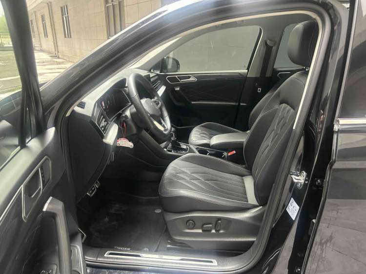 Volkswagen Tiguan L 2021 car image #5