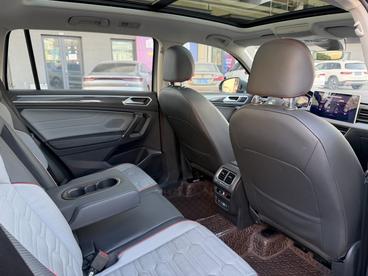 Volkswagen Tiguan L 2021 car image #5