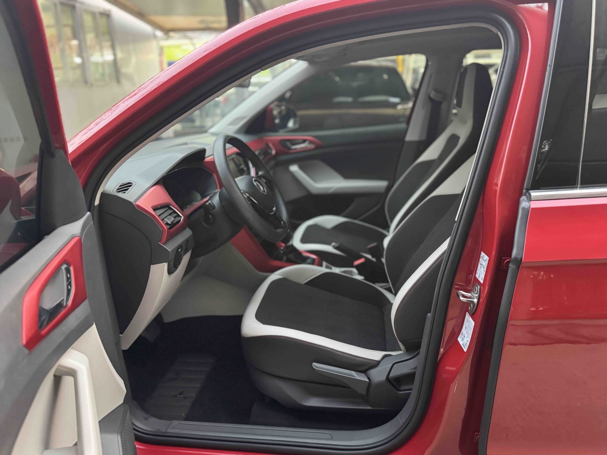 Volkswagen T-Cross 2019 car image #5