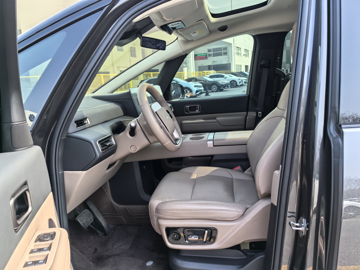 理想汽车 理想MEGA 2025 汽车图片 #5