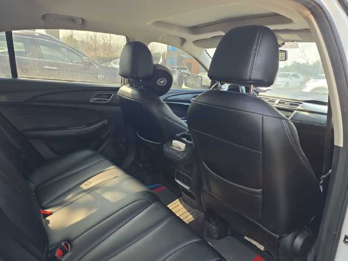 Roewe i5 2019 immagine di auto #5
