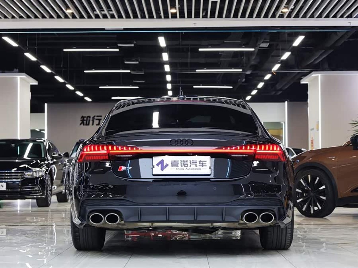 Audi 2021 car image #5