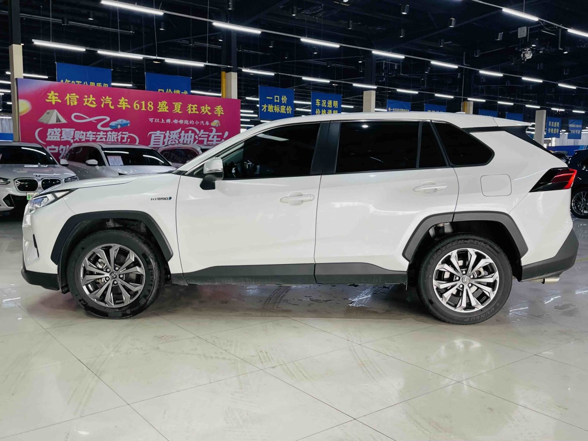 Toyota RAV4 2024 car image #5