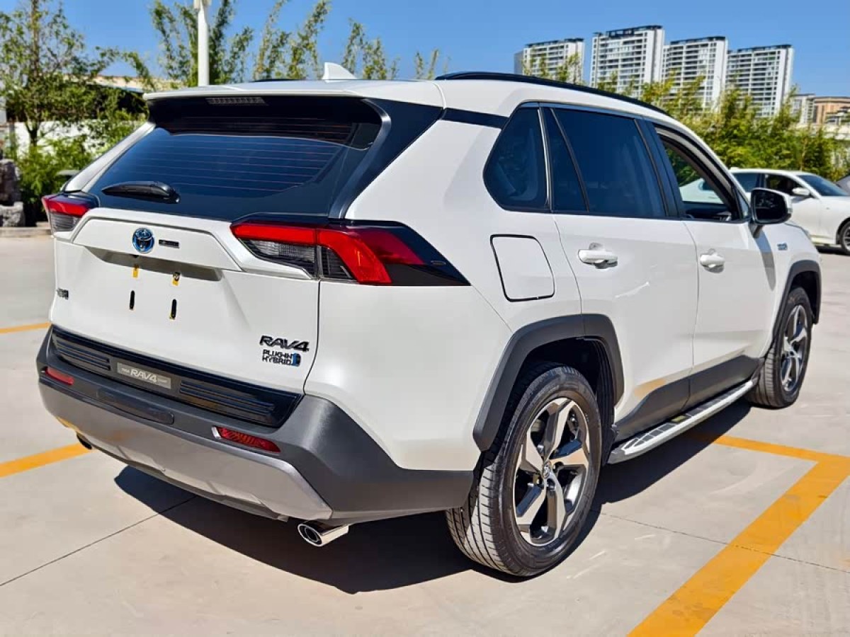Toyota RAV4 Hybird E+ 2022 immagine di auto #5