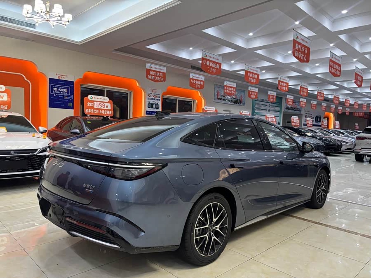 BYD Seal 07 DM-i 2025 #5 BYD Seal 07 DM-i 2025 car image #5