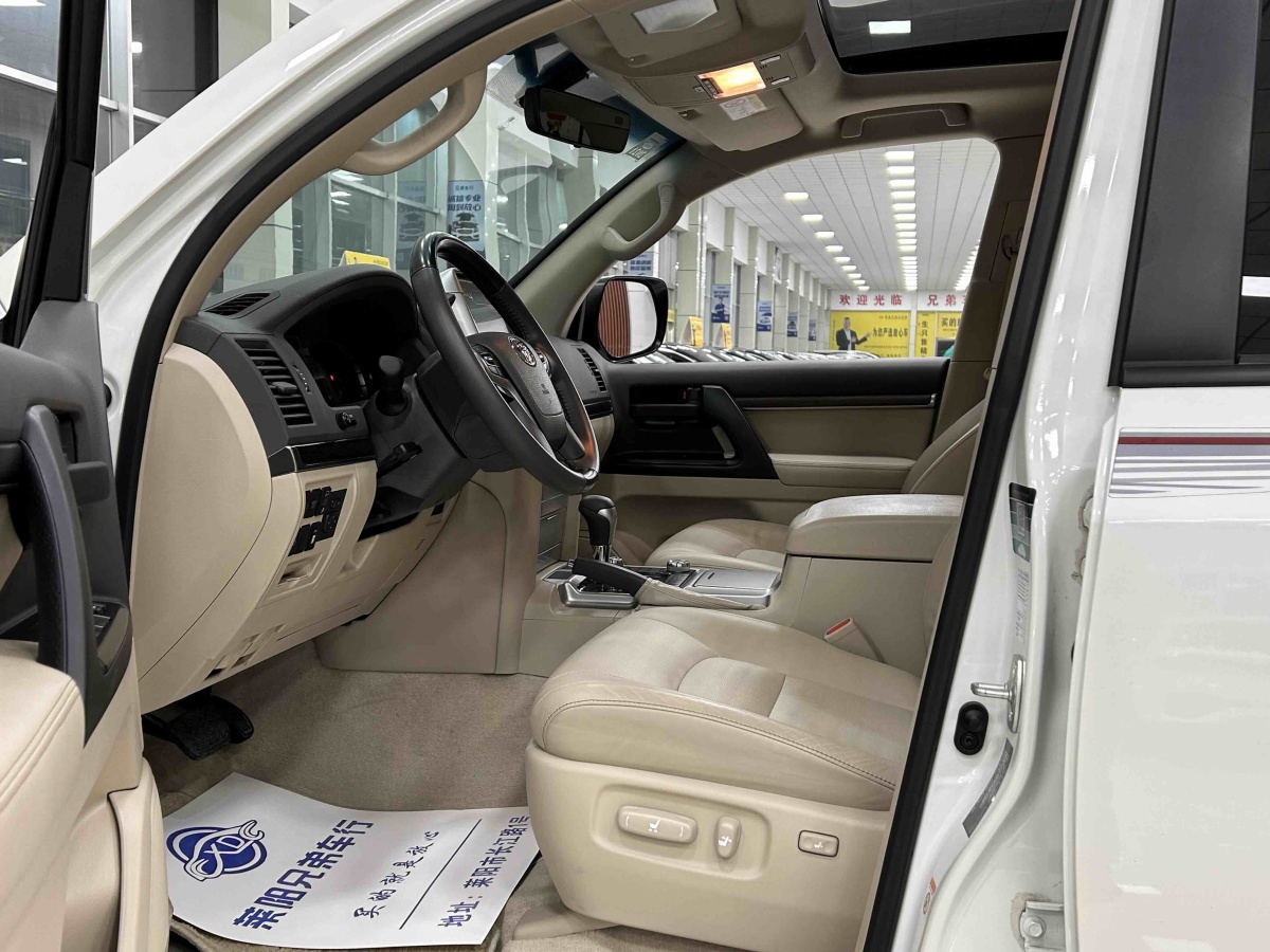 Toyota Land Cruiser 2019 #5 Toyota Land Cruiser 2019 car image #5