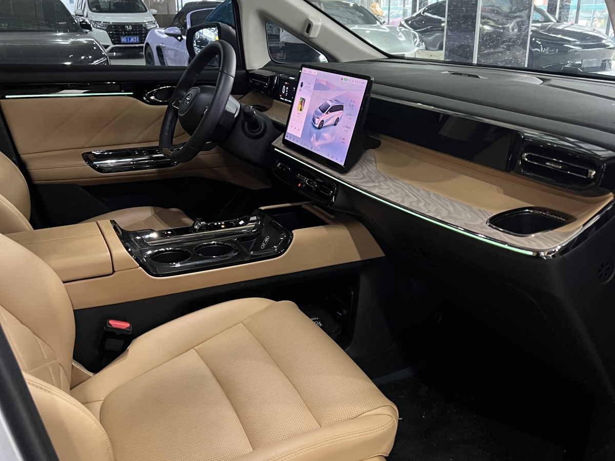 GAC Trumpchi E8 New Energy 2024 car image #5