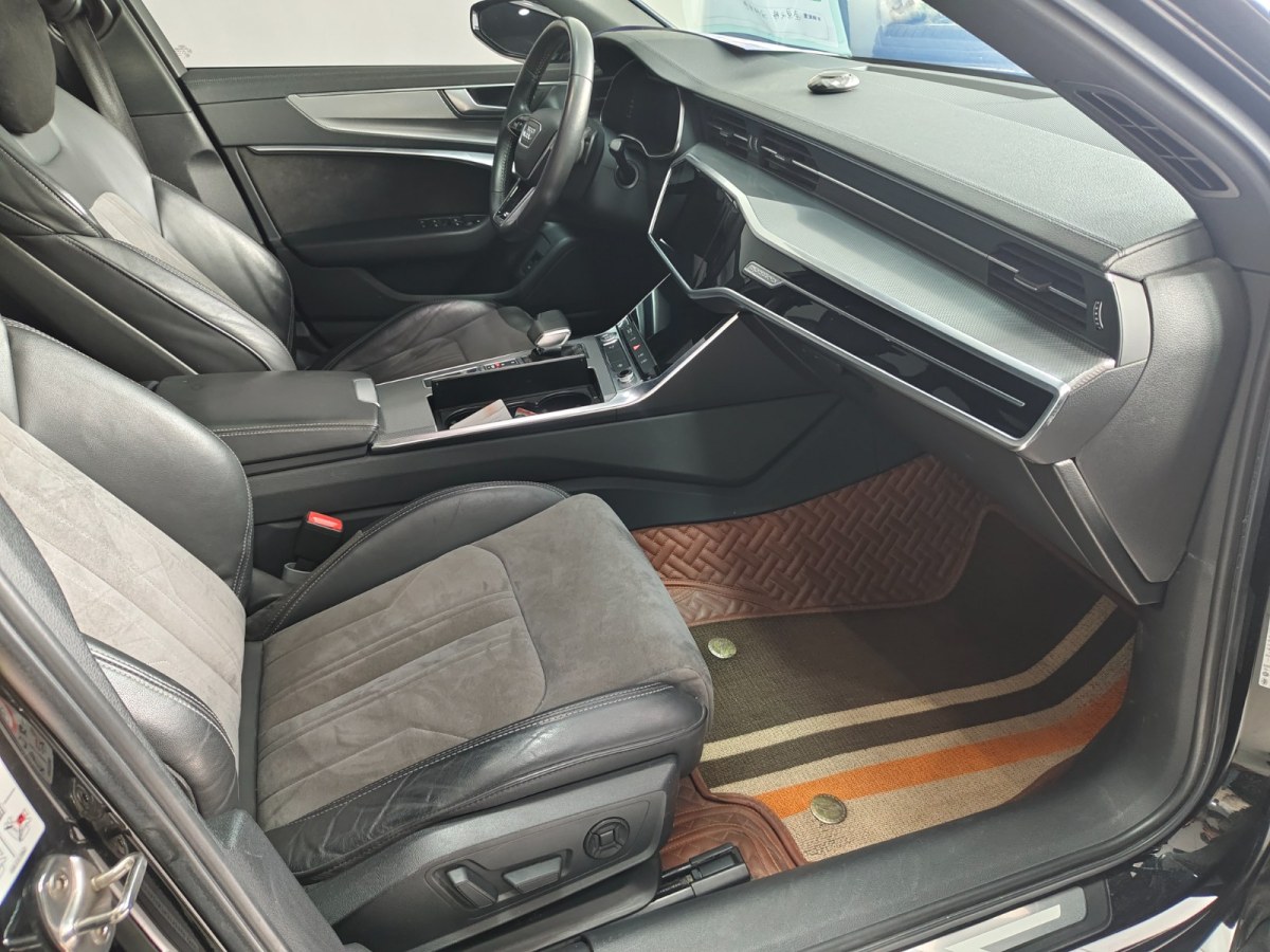 Audi 2019 car image #5