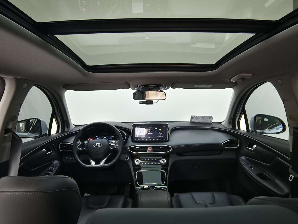 Hyundai Santa Fe 2021 car image #5